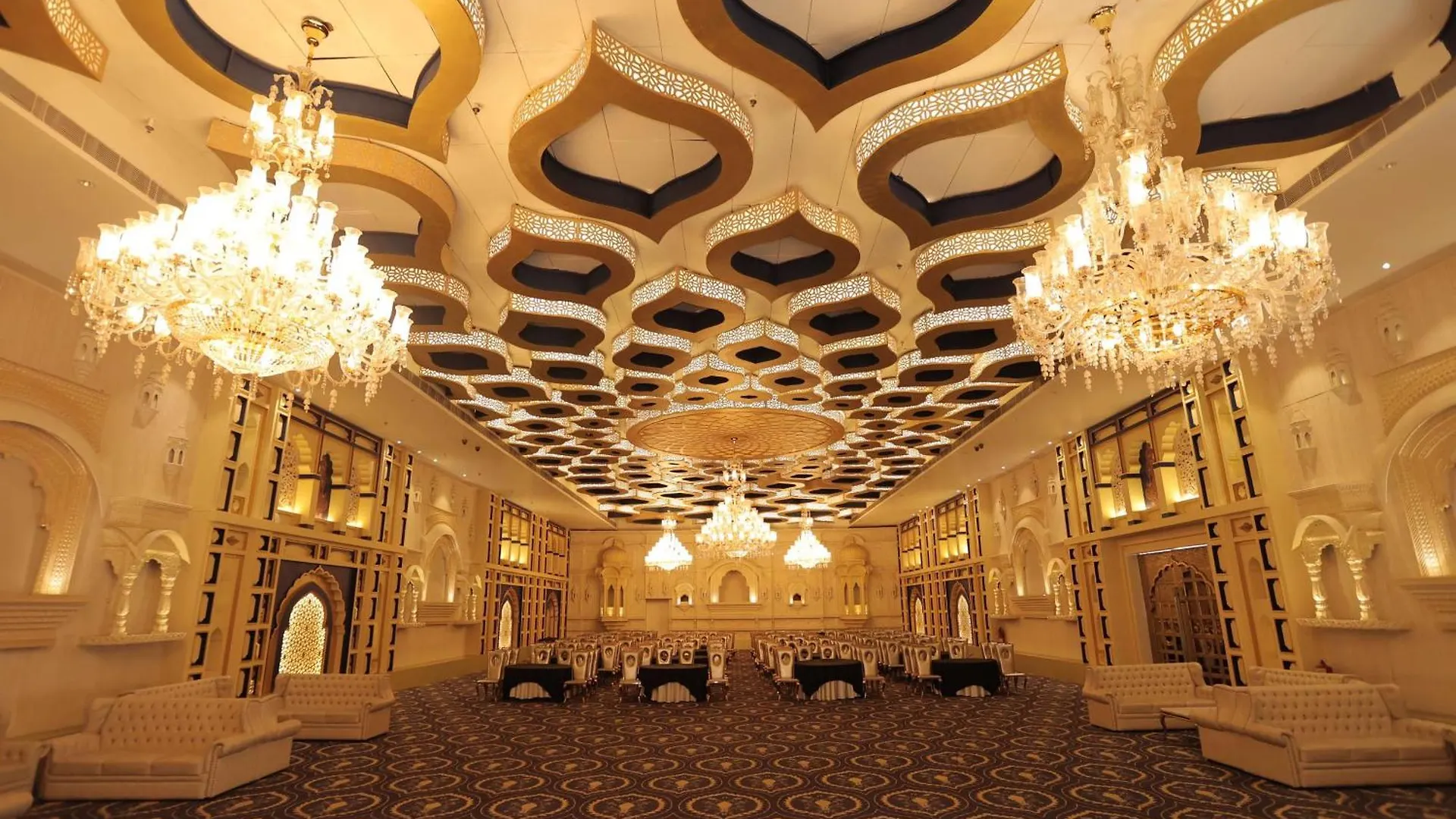 *****  Radisson Blu Udaipur Palace Resort & Spa India